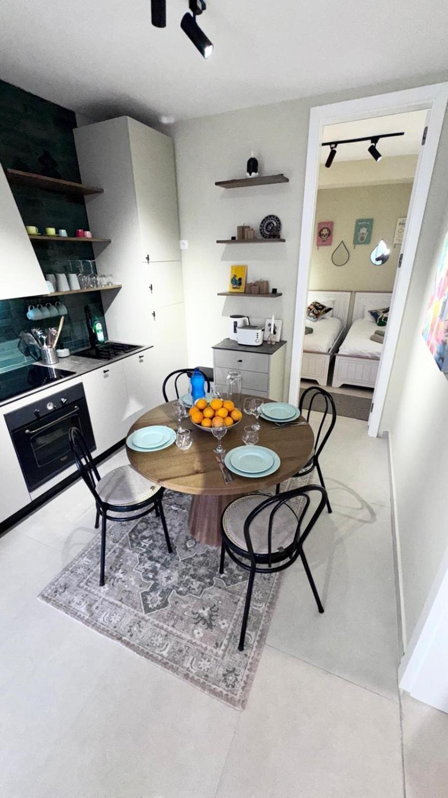 Newly Renovated Apartment Olive เดอร์มี ภายนอก รูปภาพ