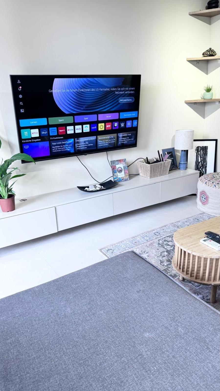 Newly Renovated Apartment Olive เดอร์มี ภายนอก รูปภาพ
